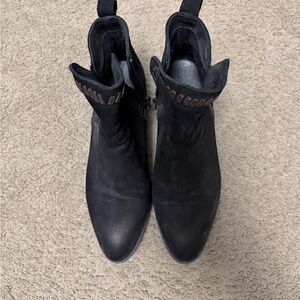 Bueno Women's Black Leather Ankle Boots